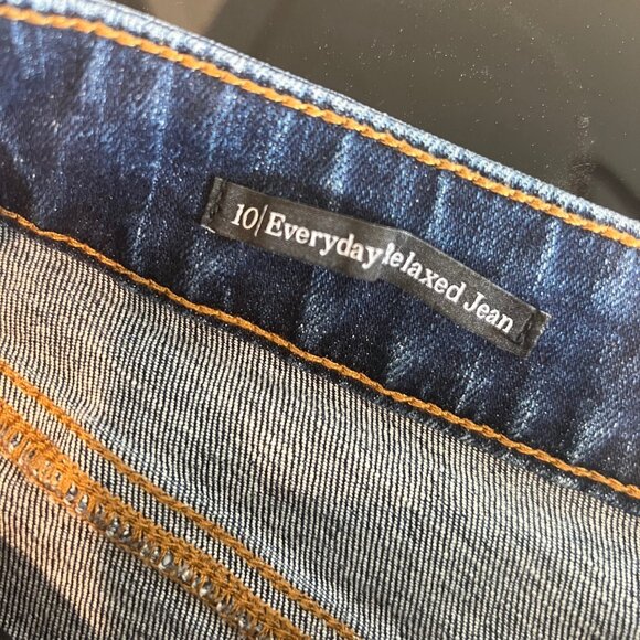 Talbots Women Everyday Relaxed Jeans in Blue Orion Wash, Size 10 - Picture 6 of 7